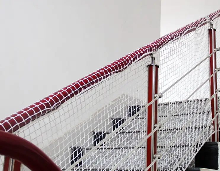 Fallschutznetz für Treppen   Maschengröße 25 mm